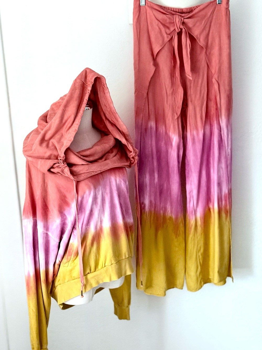 Young Fabulous & Broke Sunset Ombre Tie Dye 2 Piece Set Hoodie Sz: L Pants Sz: M